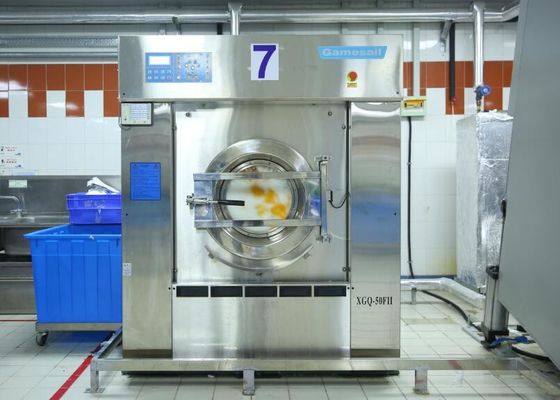 De grote Machine van de Grootte Industriële Wasserij, Water die Commercieel Wasserijmateriaal bewaren